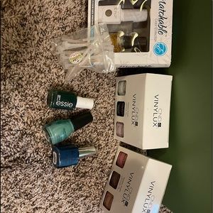 Nail polishes and design brushes